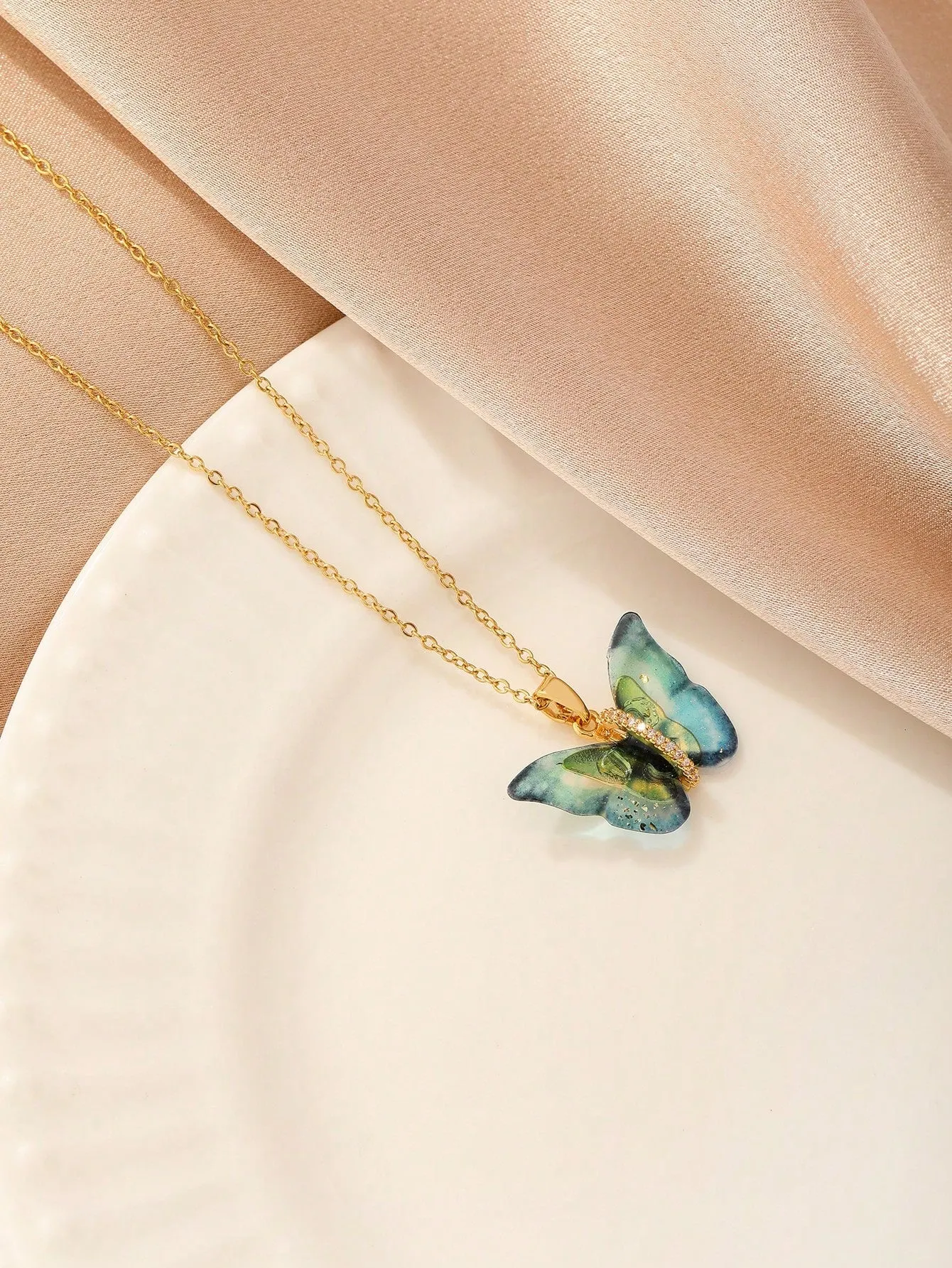 1pc Gold-tone Chain Stylish Butterfly Pendant With Green Enamel & Rhines Detail,