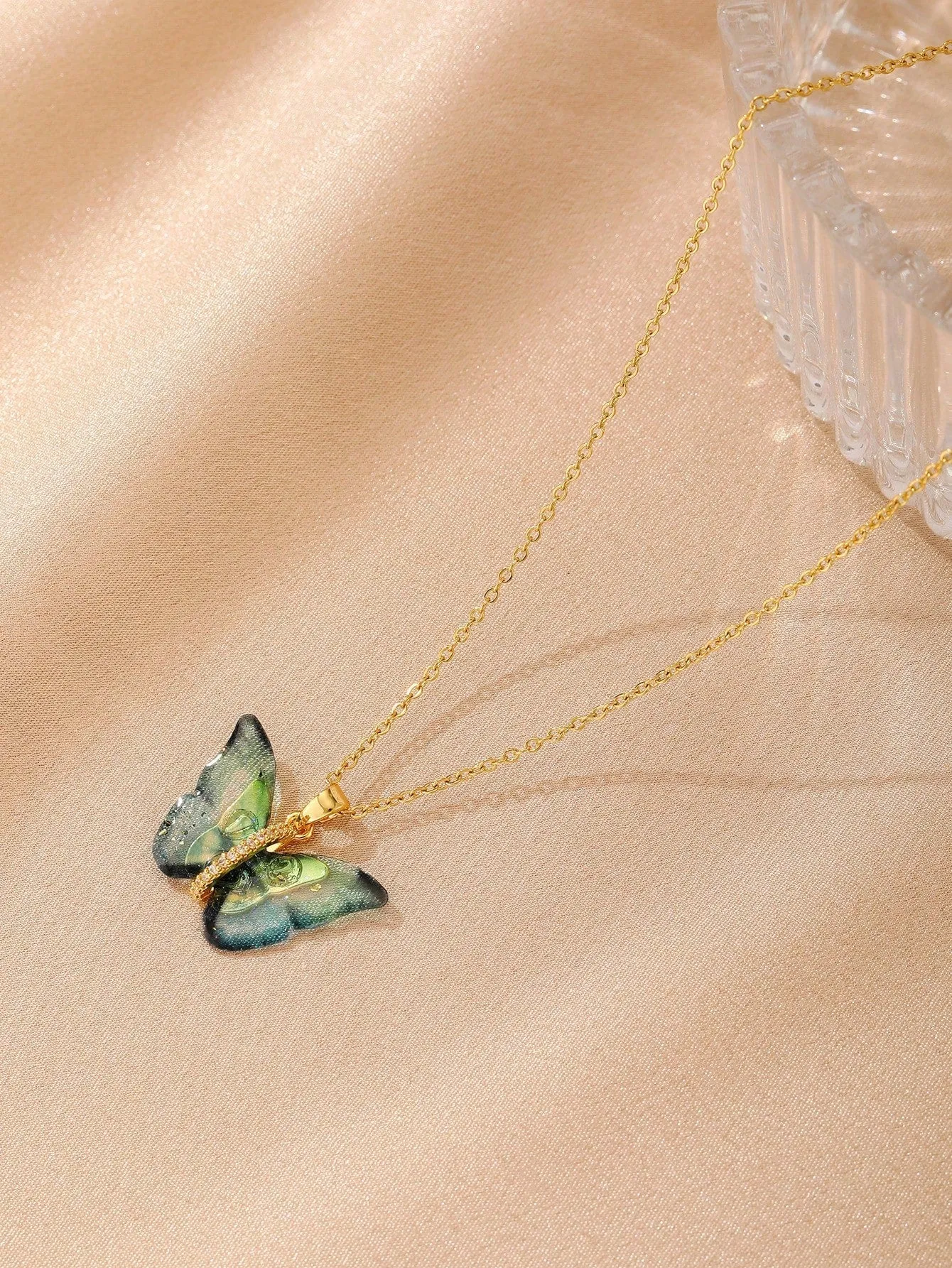 1pc Gold-tone Chain Stylish Butterfly Pendant With Green Enamel & Rhines Detail,