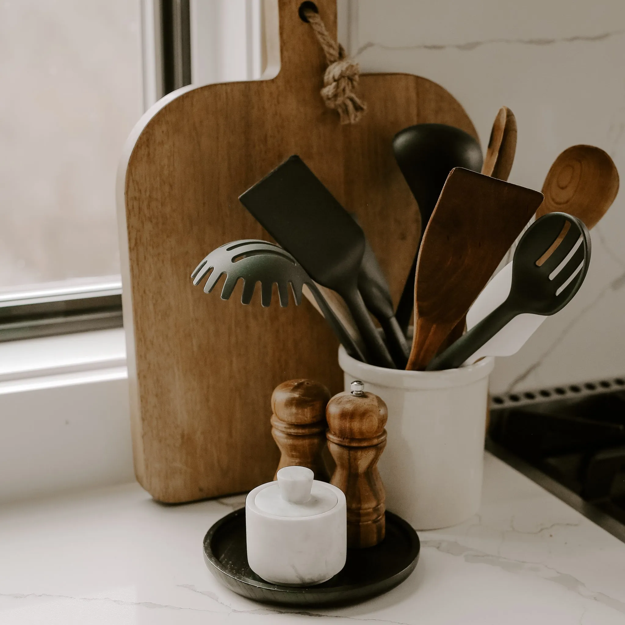 Black Round Wood Tray