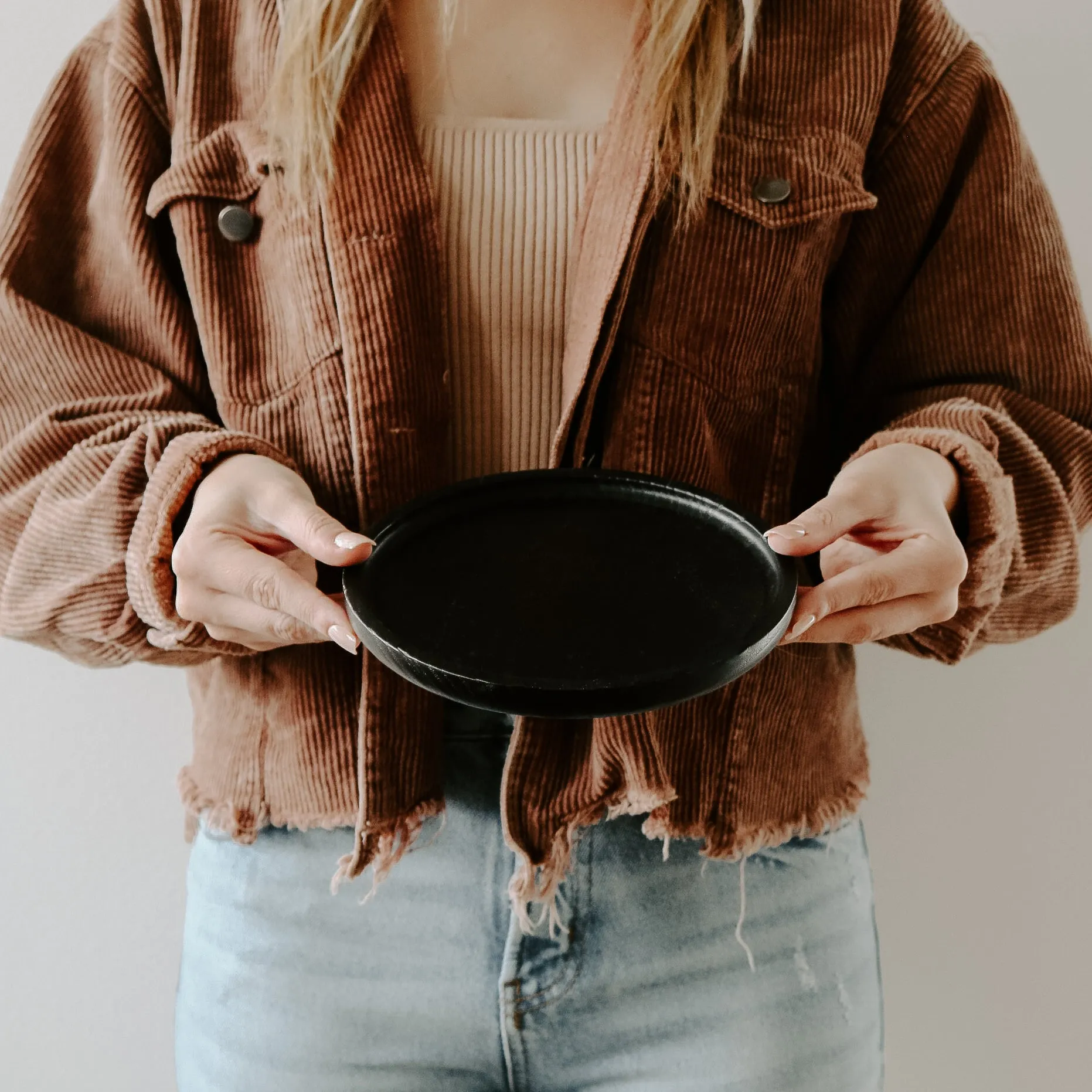 Black Round Wood Tray