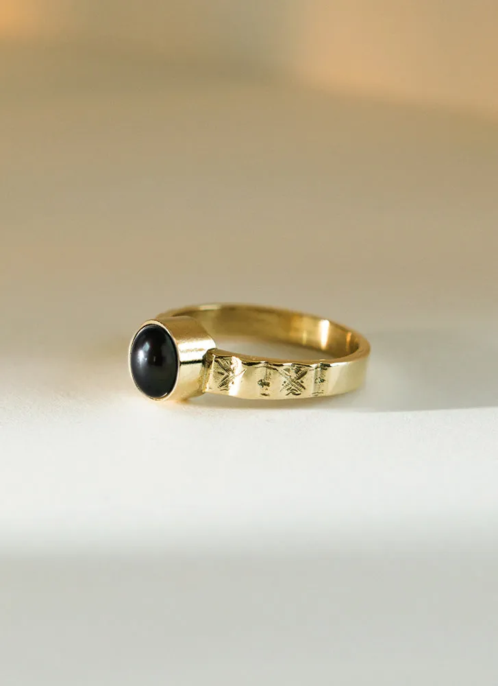 Coco black pearl ring 14k gold