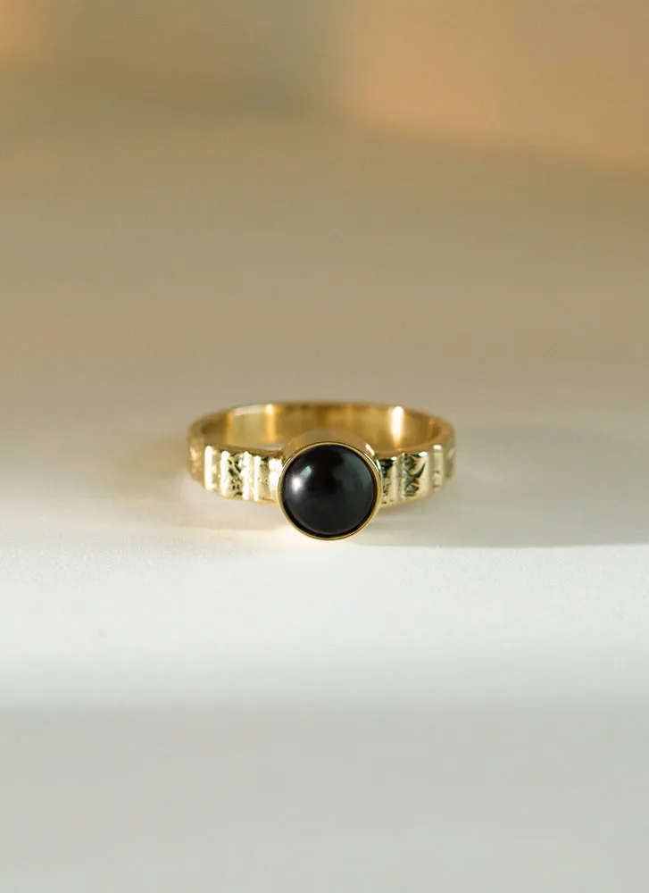 Coco black pearl ring 14k gold