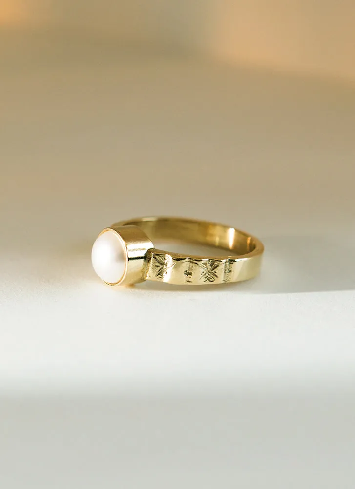 Coco pearl ring 14k gold