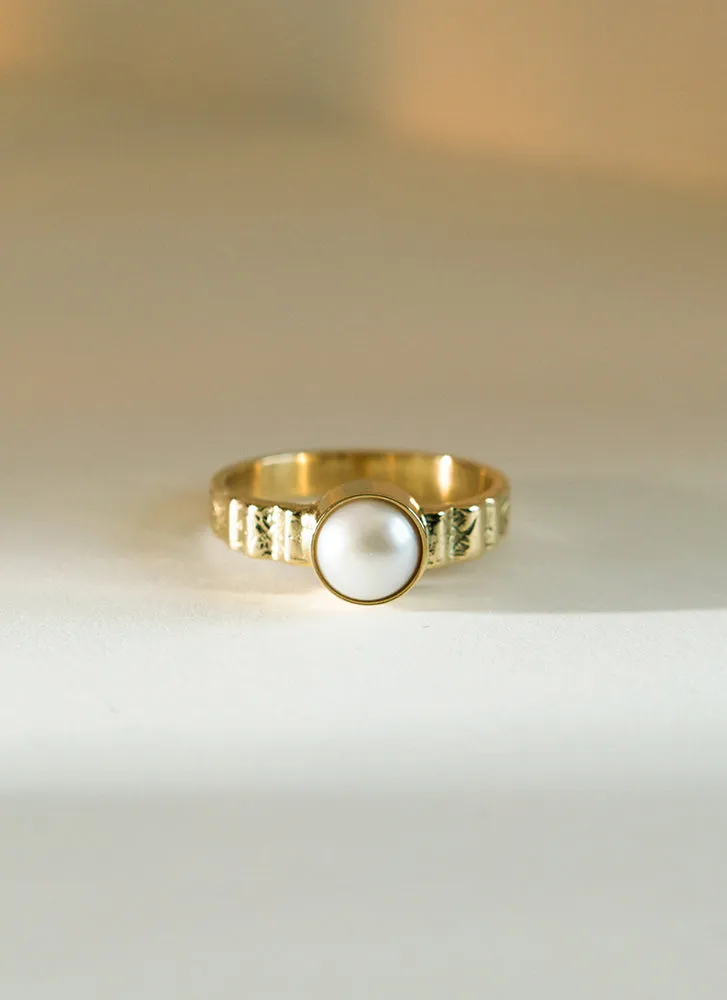 Coco pearl ring 14k gold