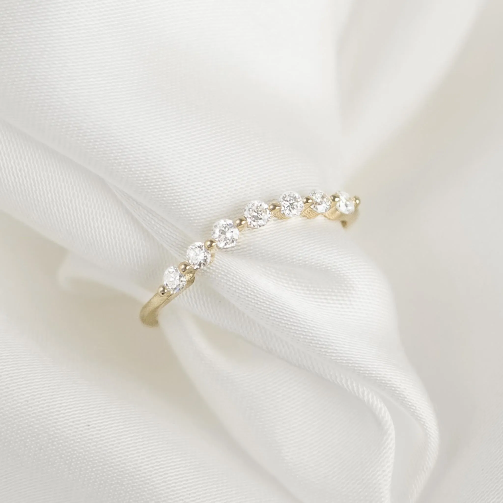 Curved Diamond Ring 14k Gold - Isla