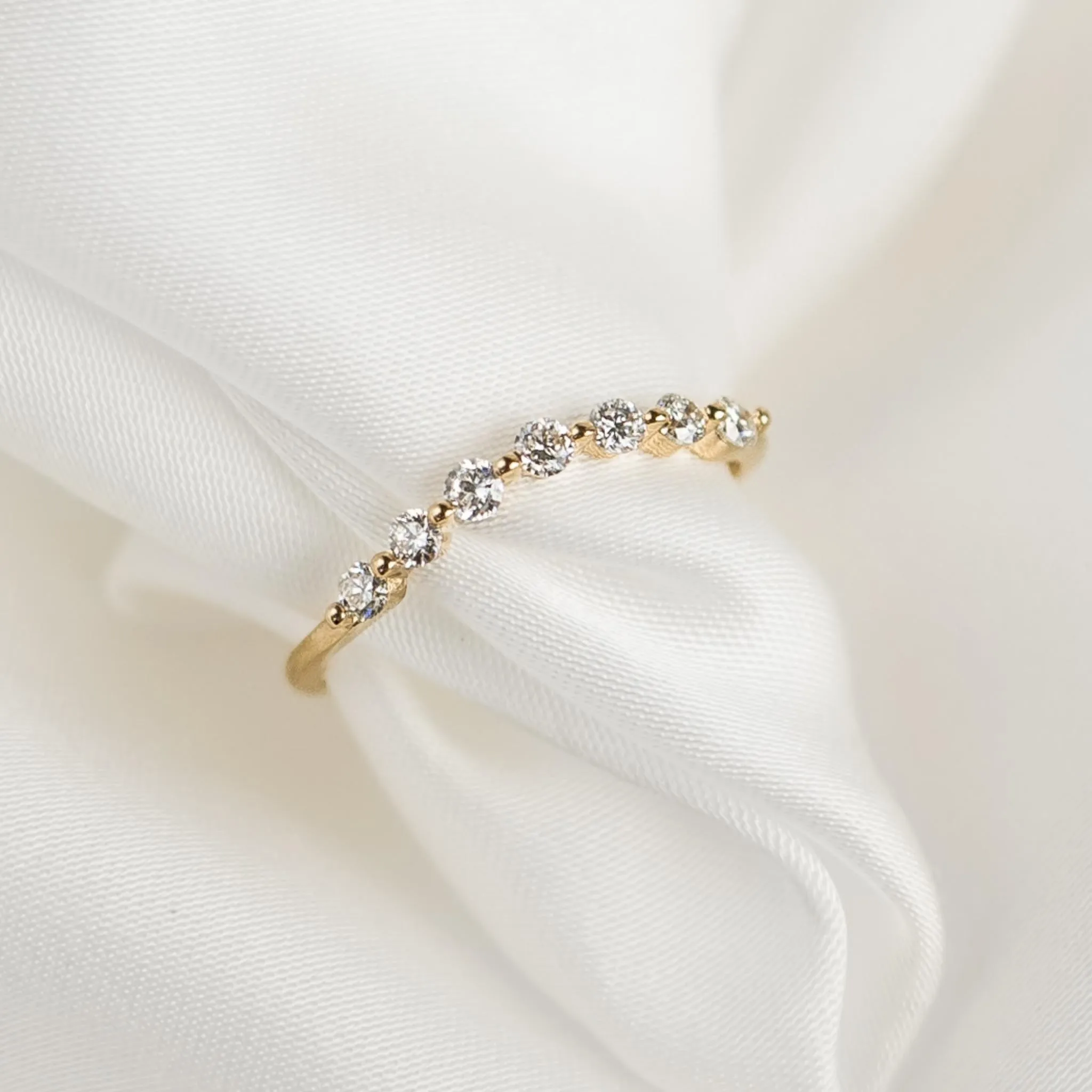 Curved Diamond Ring 14k Gold - Isla