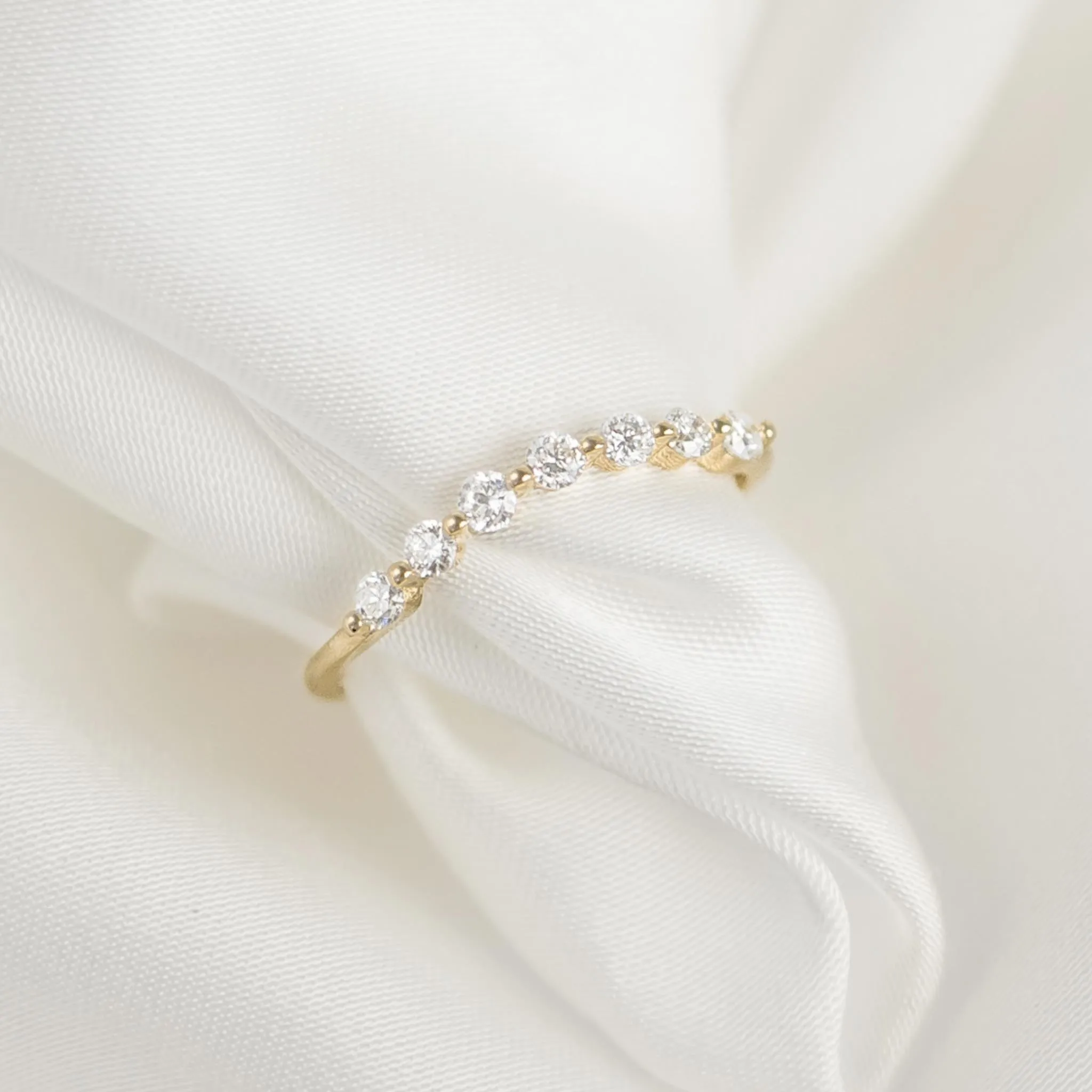 Curved Diamond Ring 14k Gold - Isla