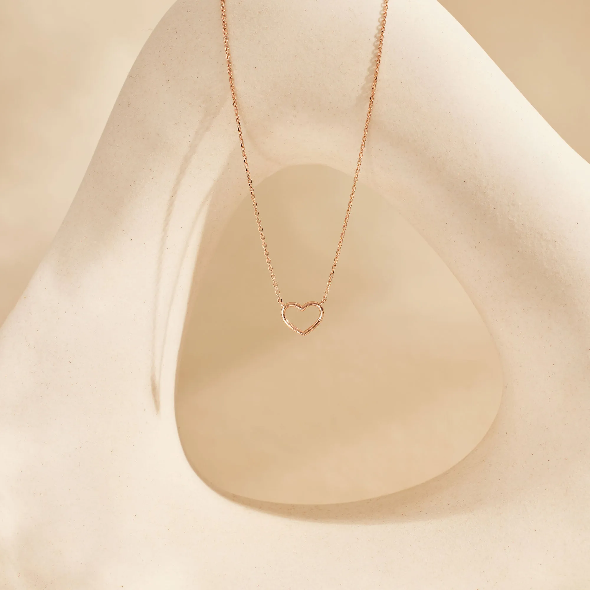 La Concorde Amore 14 karat rose gold necklace with heart