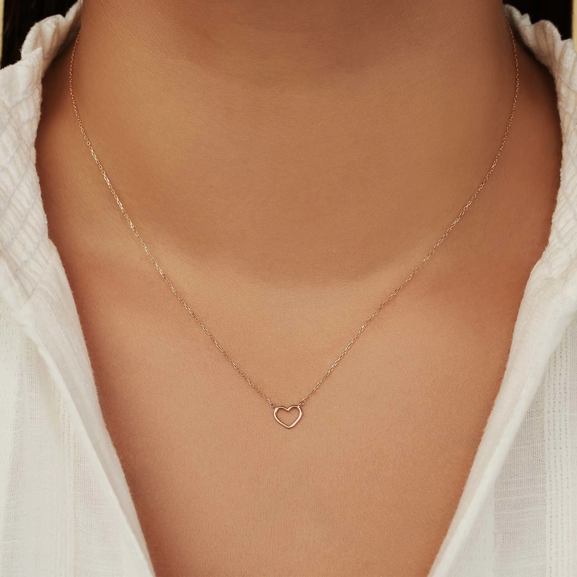 La Concorde Amore 14 karat rose gold necklace with heart