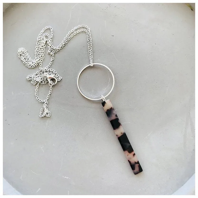 Light Tortoiseshell Rod Necklace