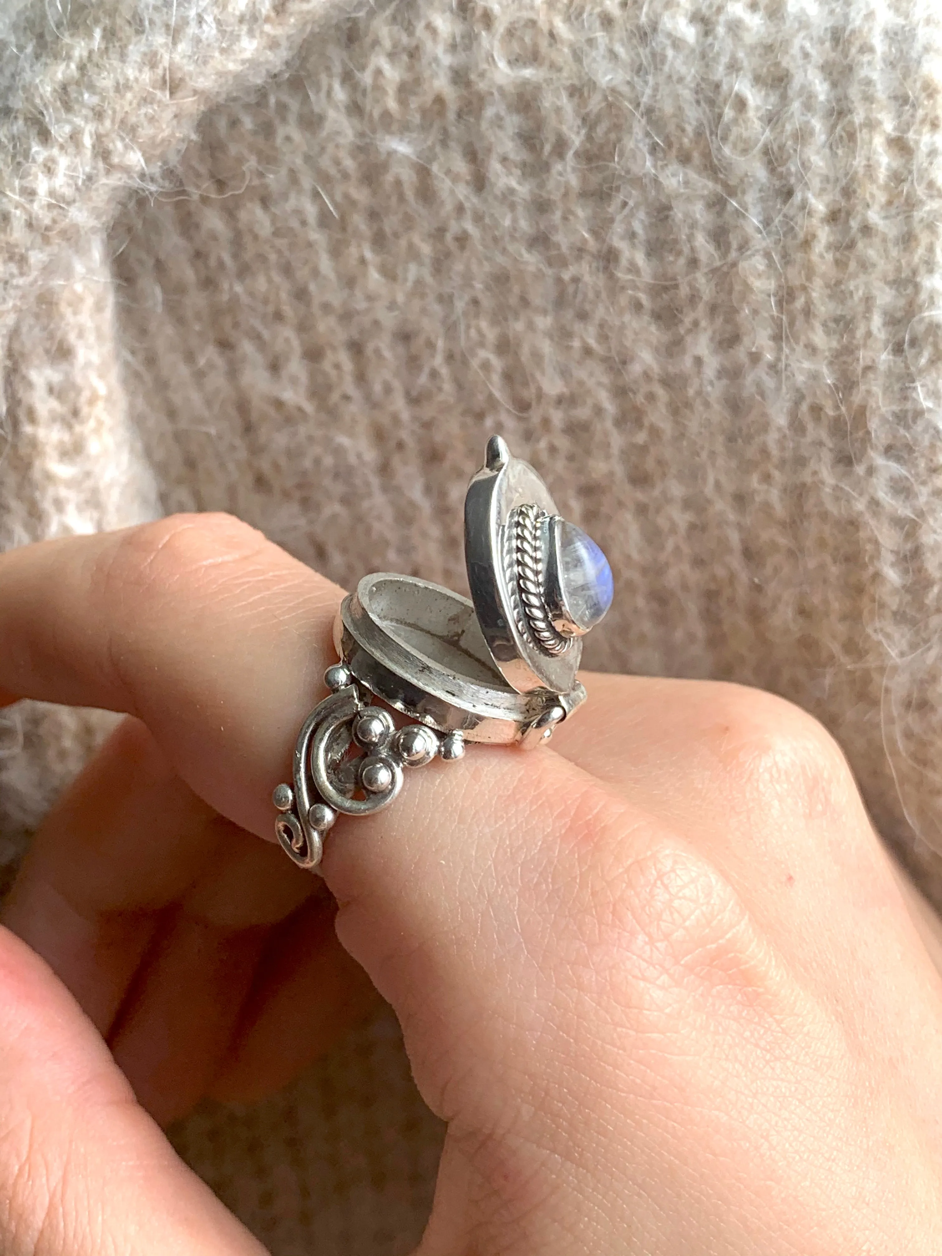 Moonstone Poison Ring - Oval / Teardrop (US 10)