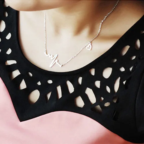 Simple Wave Heart Necklace Chic ECG Heartbeat Gold Plated Pendant Charm Lightning Necklace for Women Vintage Jewelry Accessories